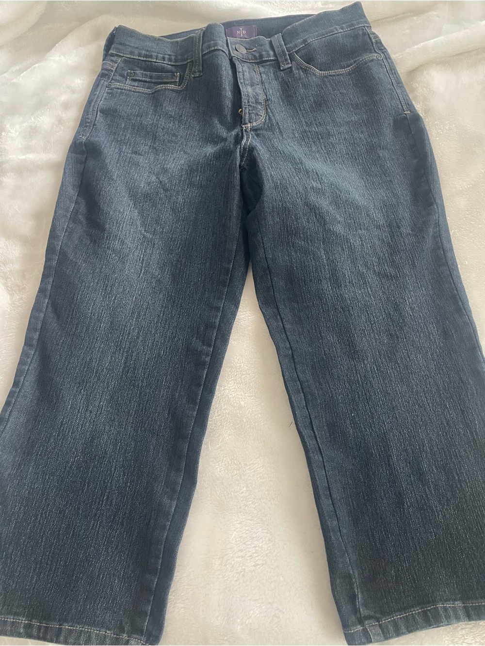 NYDJ Sz 4 Ariel Crop medium wash Capri jeans rhinestone accents  ab technology